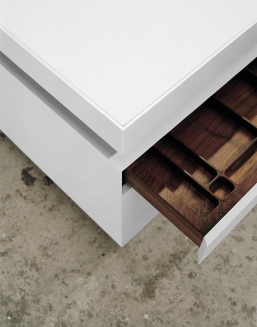 Details Double Sided Desk, 2017, House in Ruschlikon.\r\nMaterials: wood, paint, steel.\r\nPhotos: Rasmus Norlander