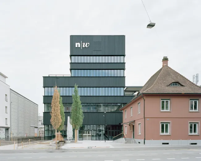 Ansicht von der Reinacherstrasse, Foto: Piotr Hraptovich