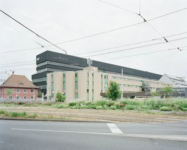Ansicht von der Reinacherstrasse, Foto: Piotr Hraptovich