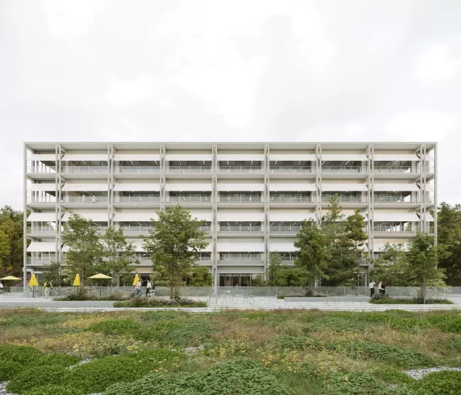 Terrace and Courtyard between the Schmelzberg Stair and the Green Seam, Image: ethandeclerk